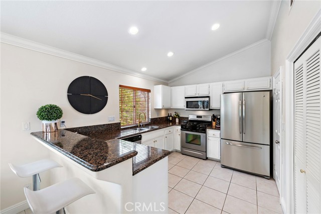 30 Calle Estero, Rancho Santa Margarita CA: https://media.crmls.org/medias/d6b465ba-866e-455e-a7d4-ed54b9eb0820.jpg