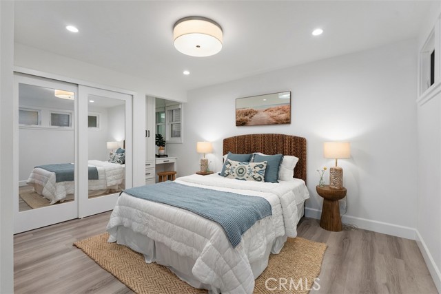 210 Collins Avenue, Newport Beach CA: https://media.crmls.org/medias/d6b5962c-6def-4425-856a-d740f6a049bd.jpg