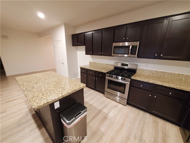 Detail Gallery Image 11 of 29 For 35349 Mickelson, Beaumont,  CA 92223 - 4 Beds | 2 Baths