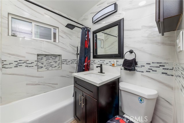 Detail Gallery Image 12 of 26 For 12005 Washington Bld, Whittier,  CA 90606 - 3 Beds | 1/1 Baths