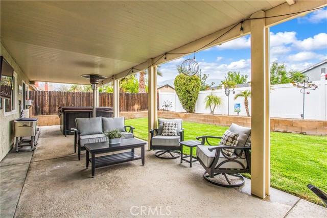 6967 Mountain Avenue, Highland CA: https://media.crmls.org/medias/d6b5dee8-dfdc-4f46-8d99-991d3755e54f.jpg