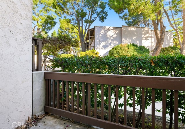 318 S Miraleste Drive, San Pedro CA: https://media.crmls.org/medias/d6b65a85-0ce9-484a-b38a-4cb743069ecb.jpg