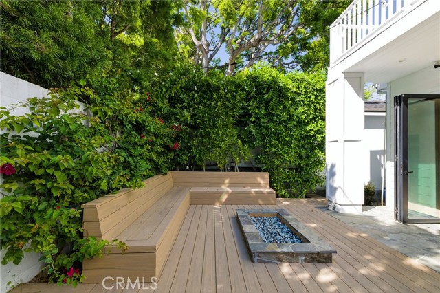 Detail Gallery Image 32 of 59 For 1405 Oak Ave, Manhattan Beach,  CA 90266 - 4 Beds | 4/1 Baths
