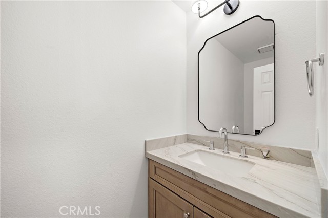 Detail Gallery Image 19 of 35 For 377 Roycroft Ave, Long Beach,  CA 90814 - 4 Beds | 2/1 Baths