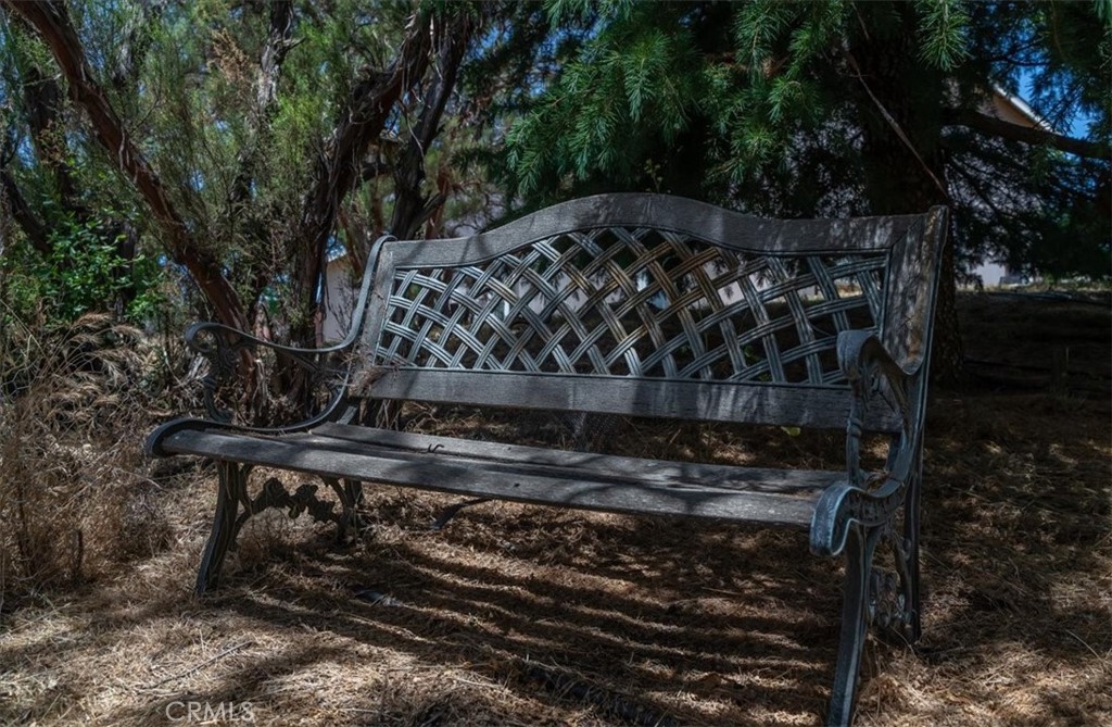https://media.crmls.org/medias/d6b6bb22-d936-4b7a-b093-ab4a7e2ce180.jpg?preset=X-Large