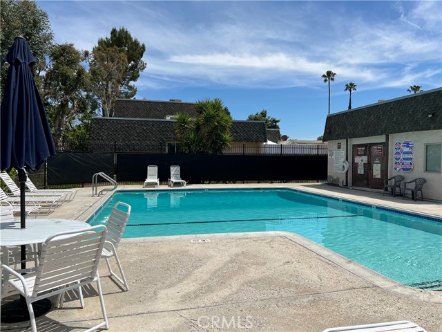 Detail Gallery Image 42 of 46 For 6551 Wystone Ave #2,  Reseda,  CA 91335 - 3 Beds | 2 Baths