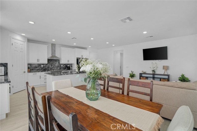 24205 Selwood Drive, Corona CA: https://media.crmls.org/medias/d6b744dc-16c4-452d-aca6-dcbf50075ef0.jpg