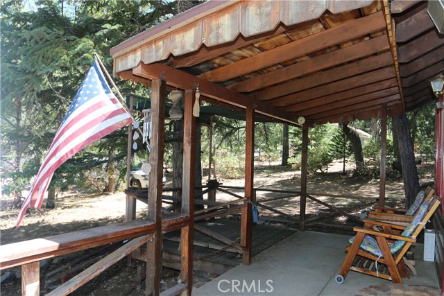 Detail Gallery Image 5 of 23 For 842 Eureka Dr, Big Bear Lake,  CA 92315 - 2 Beds | 1 Baths