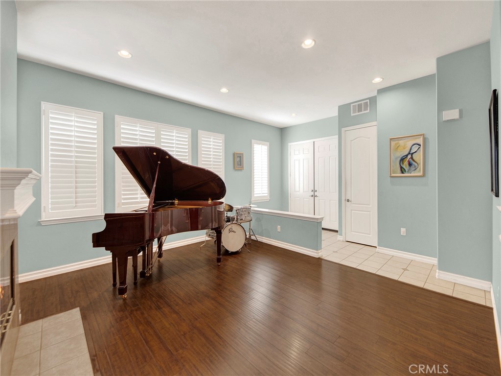 MLS #SR25268916 image #16