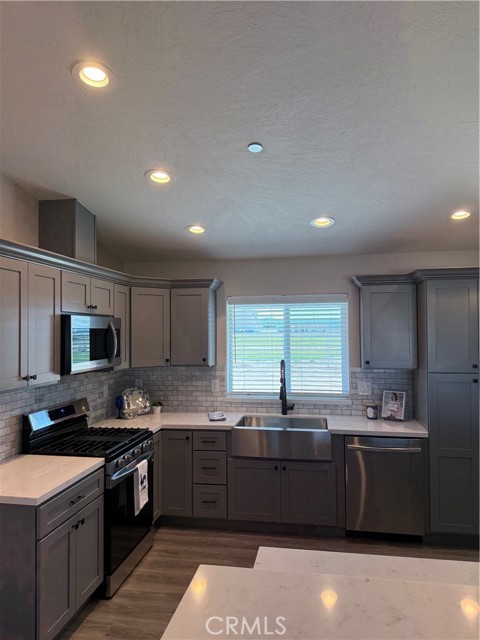 Detail Gallery Image 2 of 51 For 20997 Valencia St, Apple Valley,  CA 92308 - 3 Beds | 2 Baths