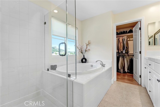 Detail Gallery Image 27 of 34 For 19920 Holly Dr, Saugus,  CA 91350 - 3 Beds | 2/1 Baths