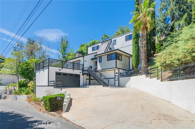 Detail Gallery Image 2 of 45 For 5245 Elvira Rd, Woodland Hills,  CA 91364 - 3 Beds | 3 Baths