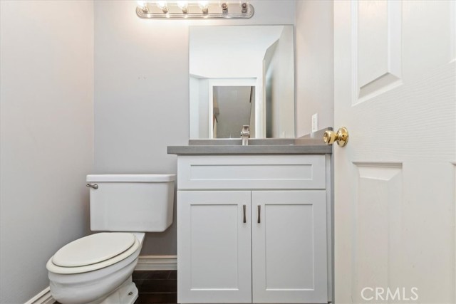 Detail Gallery Image 16 of 31 For 983 Elsa Ct #B,  Corona,  CA 92881 - 2 Beds | 2/1 Baths