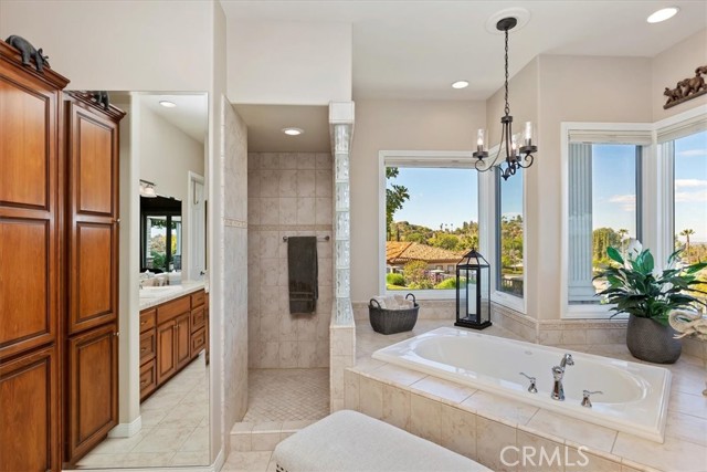 Detail Gallery Image 35 of 70 For 5606 Royal Ridge Ct, Riverside,  CA 92506 - 4 Beds | 3/1 Baths