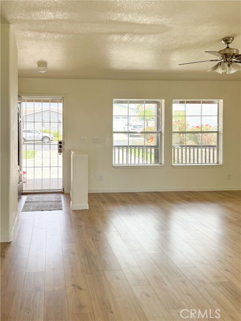 Detail Gallery Image 2 of 29 For 10961 Dr Desert Lawn #396,  Calimesa,  CA 92320 - 3 Beds | 2 Baths