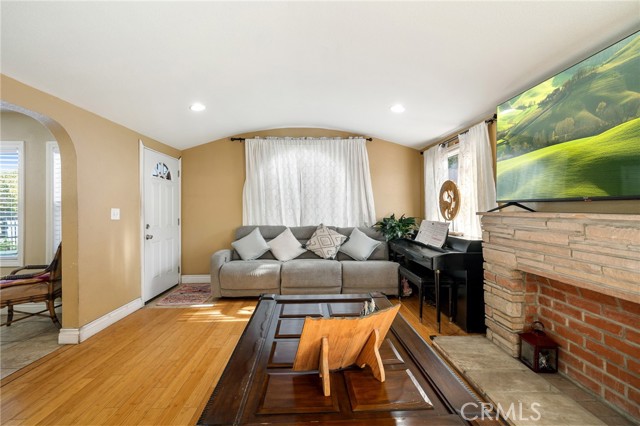 1337 W Gage Avenue, Los Angeles CA: https://media.crmls.org/medias/d6ba2f69-d1db-4834-a3f3-6f8c25ea0afa.jpg