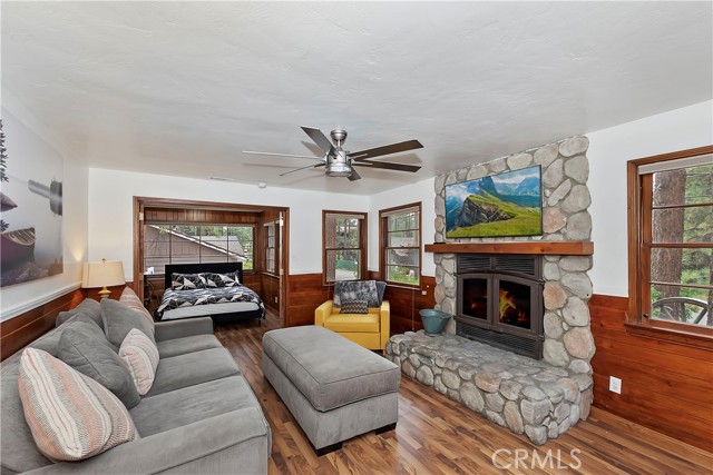 Detail Gallery Image 5 of 31 For 41617 Brownie Ln, Big Bear Lake,  CA 92315 - 4 Beds | 3 Baths