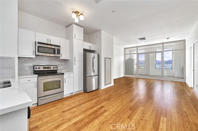 Detail Gallery Image 4 of 27 For 3810 Wilshire #1904,  Los Angeles,  CA 90010 - 2 Beds | 2 Baths