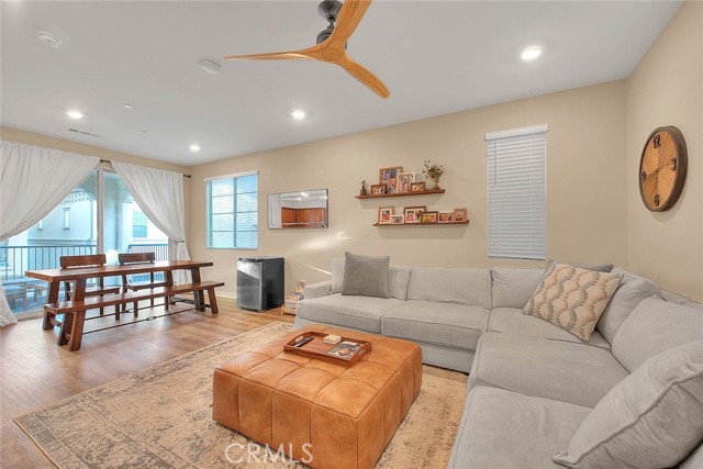 831 Wintergreen Way, Upland CA: https://media.crmls.org/medias/d6baf306-a9ec-4ff8-afe5-d82c3988be92.jpg