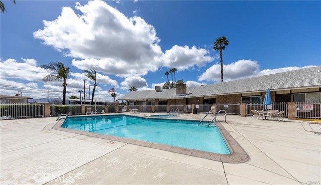42751 E Florida Ave, Hemet CA: https://media.crmls.org/medias/d6bc2e67-b60b-4a93-8c5a-8f80822f81f1.jpg