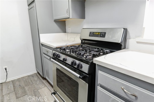 Detail Gallery Image 5 of 20 For 10636 Woodley Ave #23,  Granada Hills,  CA 91344 - 3 Beds | 2 Baths
