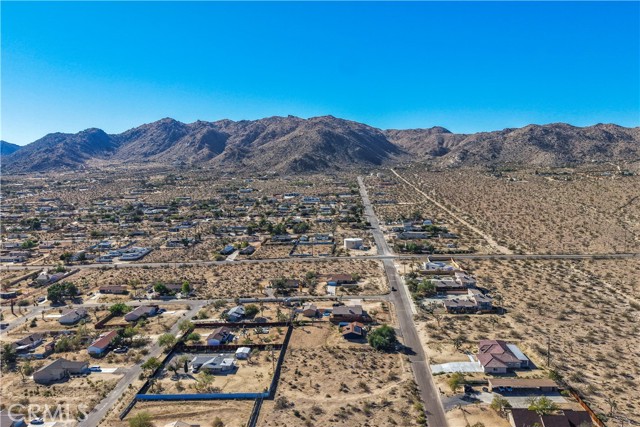 Detail Gallery Image 3 of 12 For 7201 Olympic Rd, Joshua Tree,  CA 92252 - – Beds | – Baths