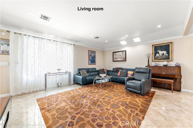 Detail Gallery Image 4 of 27 For 10500 Jordan Ave, Chatsworth,  CA 91311 - 3 Beds | 2 Baths