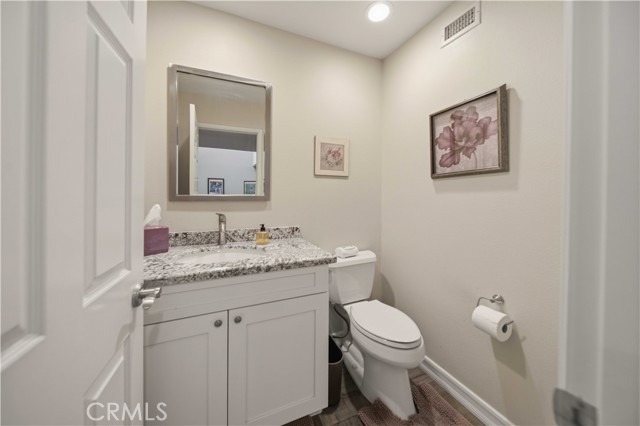 Detail Gallery Image 14 of 39 For 5930 Tampa #204,  Tarzana,  CA 91356 - 3 Beds | 3/1 Baths