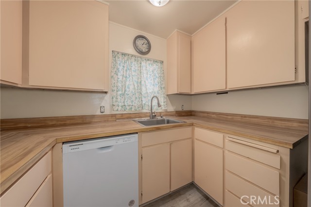 Detail Gallery Image 14 of 32 For 16066 33rd Ave, Clearlake,  CA 95422 - 3 Beds | 2/1 Baths