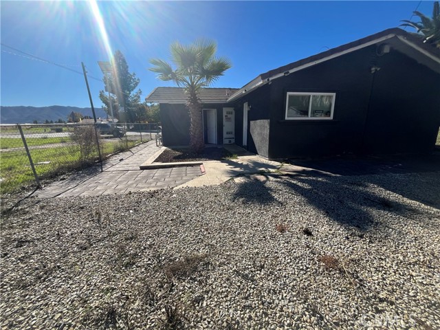 Detail Gallery Image 3 of 14 For 16510 16510 Lakeshore Dr, Lake Elsinore,  CA 92530 - 2 Beds | 1 Baths