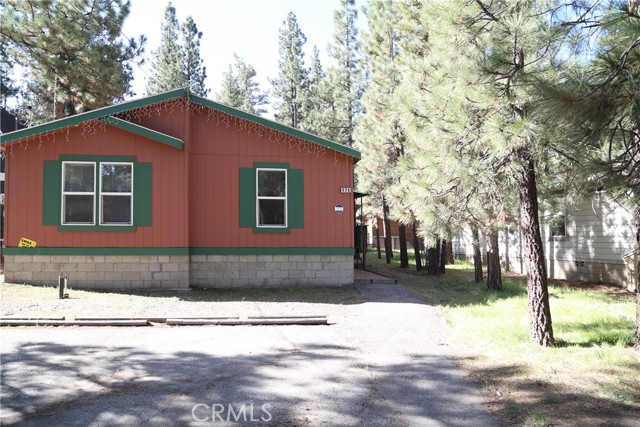 Detail Gallery Image 1 of 1 For 428 W Mojave Bld, Big Bear City,  CA 92314 - 3 Beds | 2 Baths