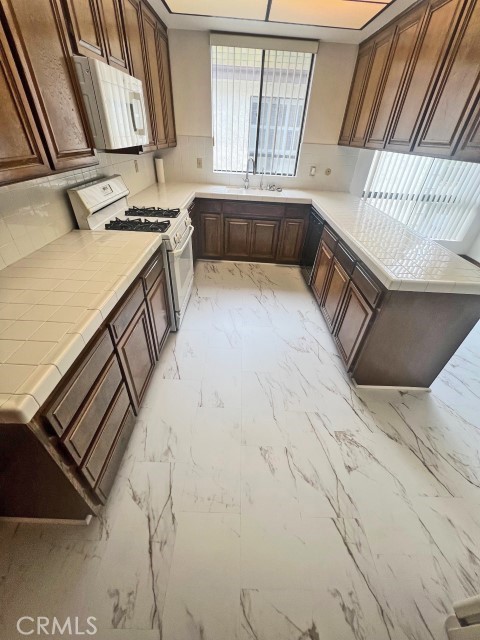 4454 Ventura Canyon Avenue, Sherman Oaks CA: https://media.crmls.org/medias/d6bfbc3e-f76c-45c4-8c71-6c2073ab53dd.jpg