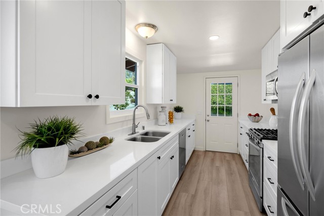 Detail Gallery Image 18 of 70 For 1961 Temple Hills Dr, Laguna Beach,  CA 92651 - 4 Beds | 4 Baths