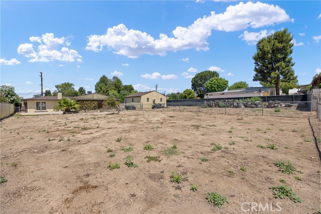 10880 Noble Street, Cherry Valley CA: https://media.crmls.org/medias/d6c078db-e1a5-49f9-9771-2bd40265b7d3.jpg
