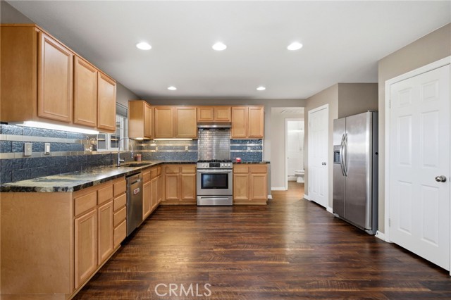 Detail Gallery Image 5 of 24 For 45027 Carla Ct, Lake Elsinore,  CA 92532 - 4 Beds | 3 Baths