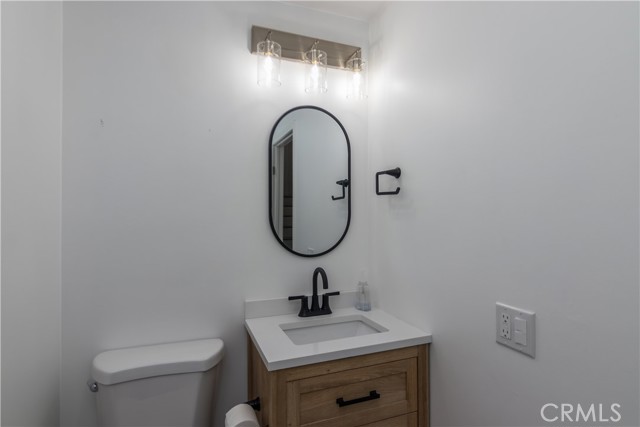 Detail Gallery Image 14 of 25 For 4323 Hartfield Ct, Westlake Village,  CA 91361 - 4 Beds | 2/1 Baths