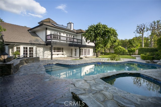 6037 Little Oak Lane, Woodland Hills CA: https://media.crmls.org/medias/d6c14557-1726-484e-96a2-118a07071c69.jpg