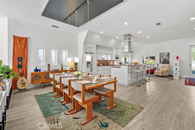 Detail Gallery Image 13 of 66 For 5482 Easter Dr, Wrightwood,  CA 92397 - 4 Beds | 2/1 Baths