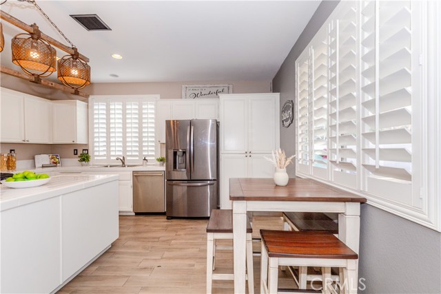 Detail Gallery Image 13 of 37 For 27185 Calendula, Corona,  CA 92883 - 4 Beds | 3 Baths