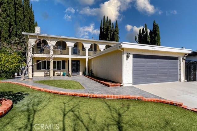 Detail Gallery Image 3 of 51 For 19707 Green Mountain Dr, Newhall,  CA 91321 - 4 Beds | 3 Baths