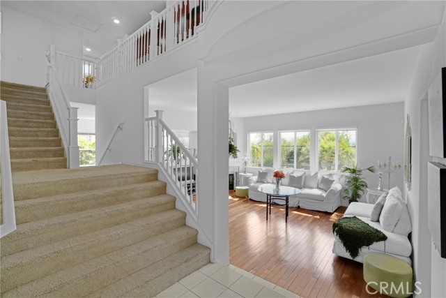 Detail Gallery Image 7 of 46 For 24306 via La Casa, Valencia,  CA 91354 - 4 Beds | 3 Baths