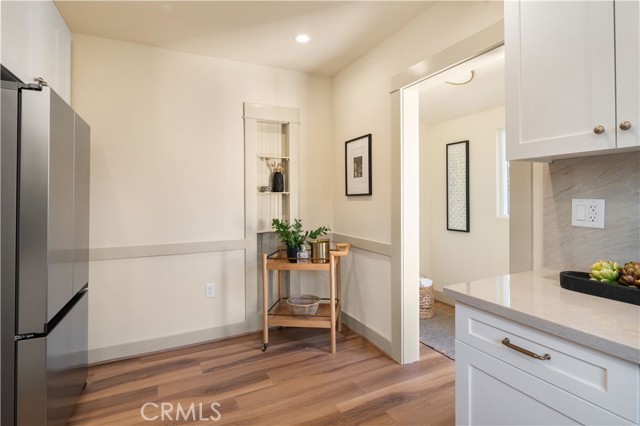 Detail Gallery Image 10 of 27 For 4245 E 6th, Long Beach,  CA 90814 - 2 Beds | 1 Baths