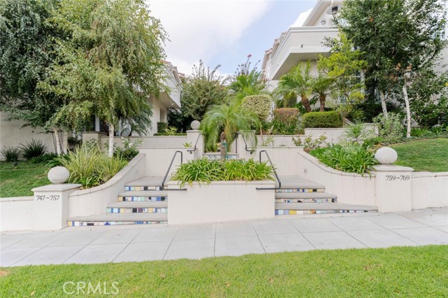 Detail Gallery Image 44 of 46 For 763 E Olive Ave, Burbank,  CA 91501 - 3 Beds | 2/1 Baths