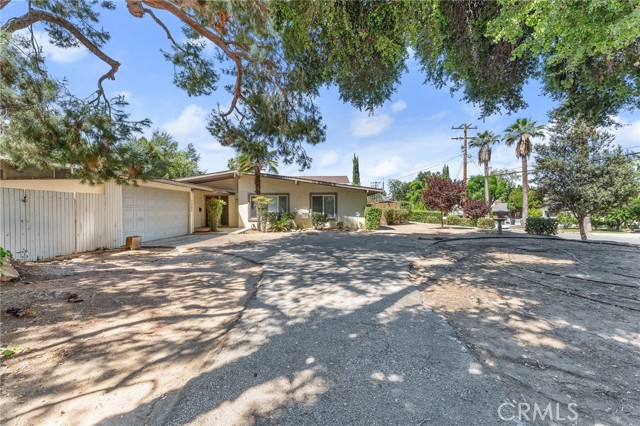 1204 San Jacinto, Redlands CA: https://media.crmls.org/medias/d6c54f67-4c4c-4bc1-b50f-47fc1f31fd7c.jpg