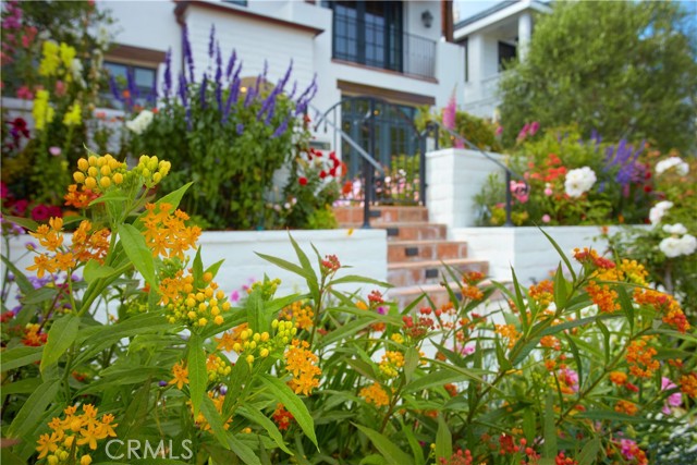 235 Poppy Avenue, Corona del Mar CA: https://media.crmls.org/medias/d6c64dc8-5616-480f-8d08-b32290aa2b31.jpg