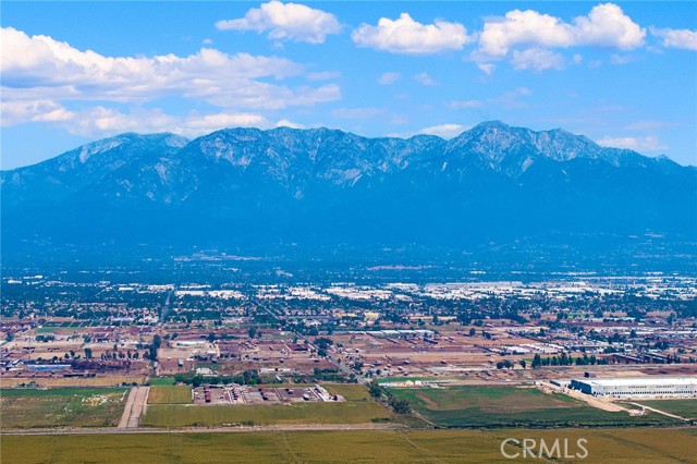 7554 Botany St, Chino CA: https://media.crmls.org/medias/d6c72f4f-475a-43dc-ba4d-93ac1cc7fccc.jpg