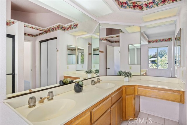 41880 Humber Dr., Temecula CA: https://media.crmls.org/medias/d6c7a1ba-8e49-4437-bdde-bcd425220a88.jpg