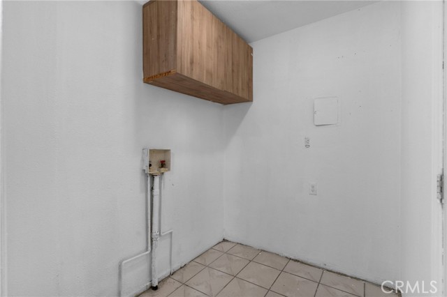 1007 E Kay Street, Compton CA: https://media.crmls.org/medias/d6c800a9-105b-4a31-9c7f-24187568b7a8.jpg