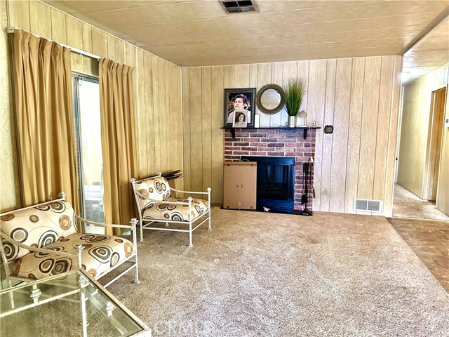 1315 E Marshall Boulevard, San Bernardino CA: https://media.crmls.org/medias/d6c80761-3c2a-4a8a-a3ed-18430d75f158.jpg