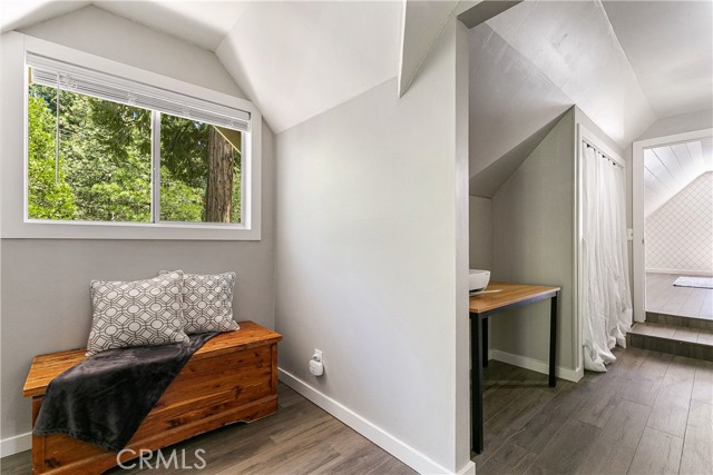 Detail Gallery Image 23 of 34 For 568 Grass Valley Rd, Lake Arrowhead,  CA 92352 - 4 Beds | 2 Baths